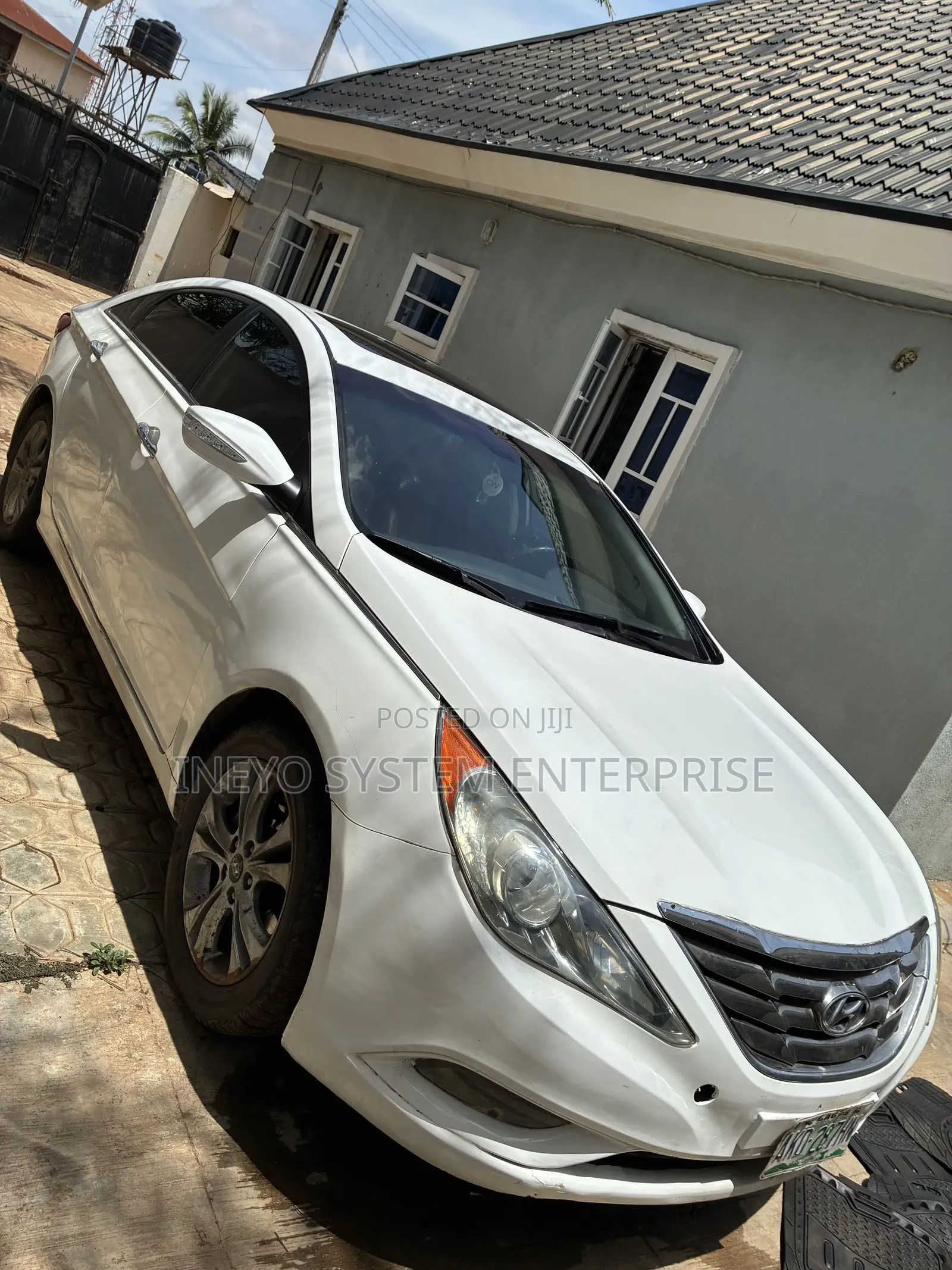 Hyundai Sonata Limited Sedan FWD (2.4L 4cyl 6A) 2011 White