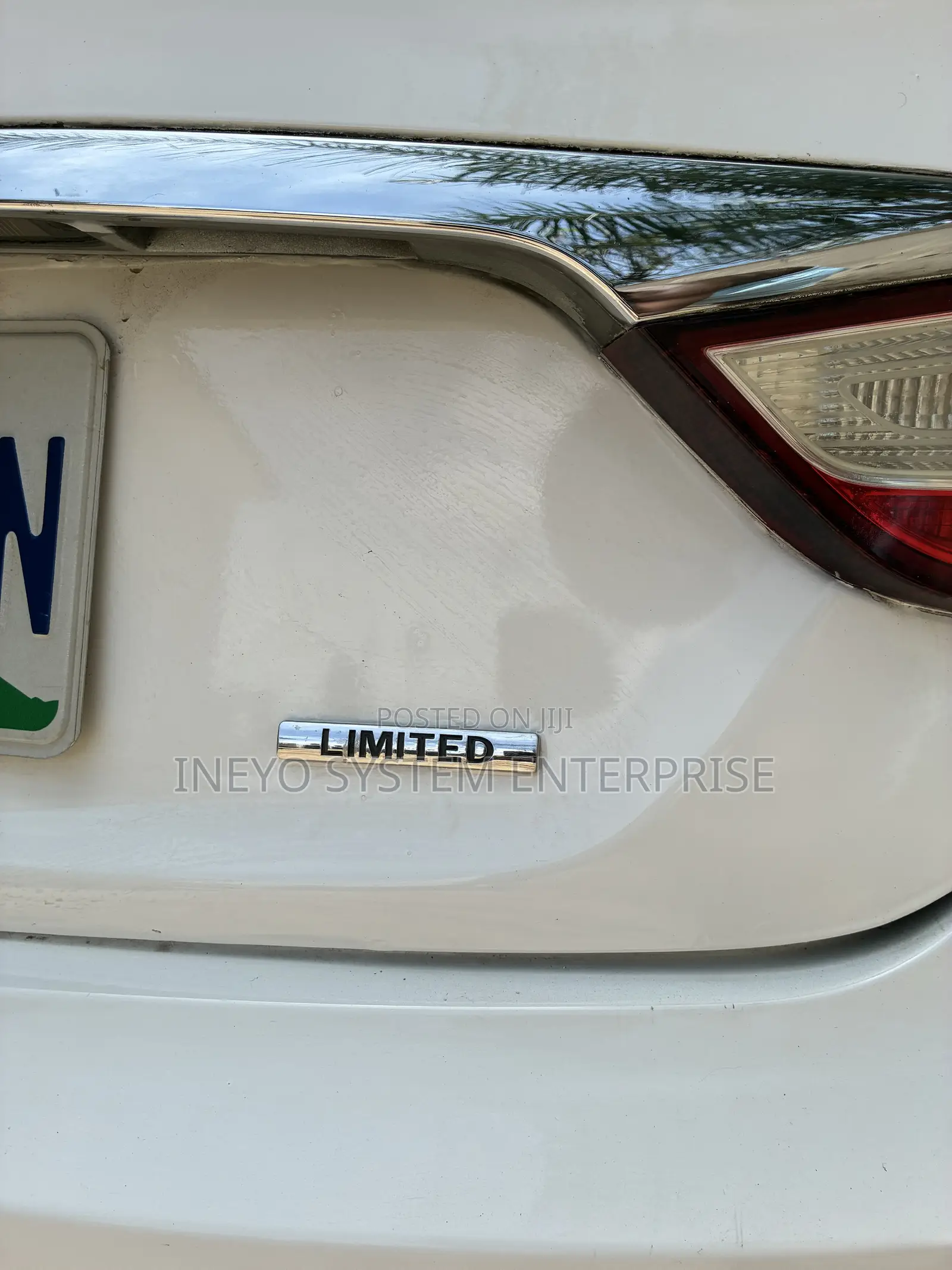 Hyundai Sonata Limited Sedan FWD (2.4L 4cyl 6A) 2011 White