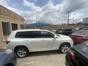 Toyota Highlander Limited 2010 White