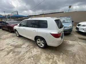 Toyota Highlander Limited 2010 White