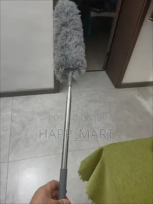 2.9m Extendable Microfiber Duster With 2 Washable Duster Heads