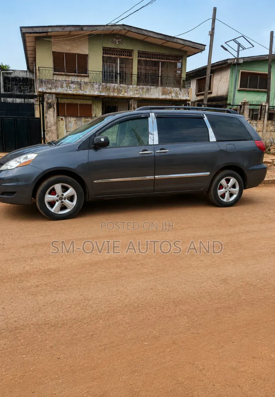 Toyota Sienna LE 2008 Gray
