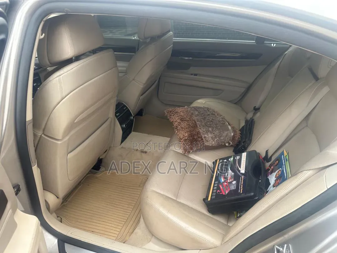 Land Rover Range Rover 2017 Gold