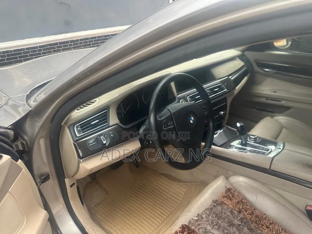 Land Rover Range Rover 2017 Gold