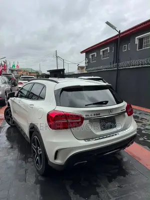 Mercedes-Benz GLA 250 2017 White