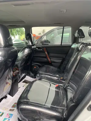 Toyota Highlander Limited 3.5l 4WD 2013 Silver
