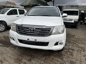 Toyota Hilux 2014 White
