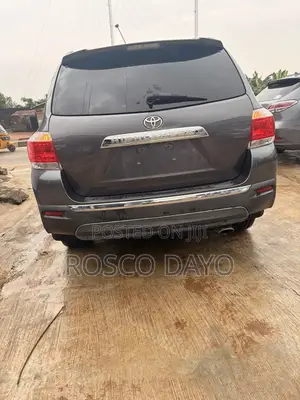 Toyota Highlander Limited 3.5L 2WD 2013 Gray