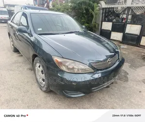 Toyota Camry 2004 Gray