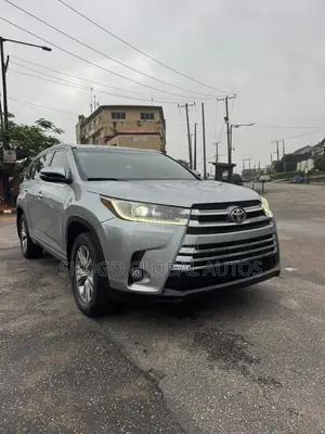 Toyota Highlander XLE 4dr SUV (3.5L 6cyl 6A) 2015 Silver