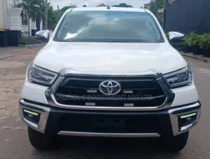 Toyota Hilux Revo Smart Cab Petrol 2.7 RWD 2020 White
