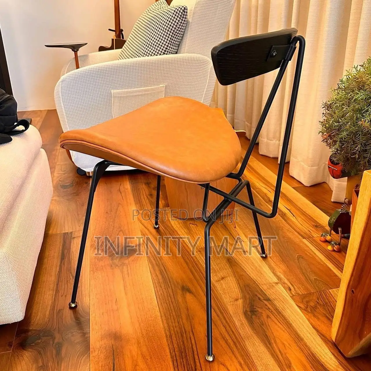 Amber Curve Dining Chair