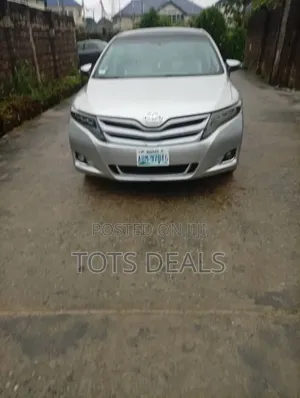 Toyota Venza V6 AWD 2011 Silver