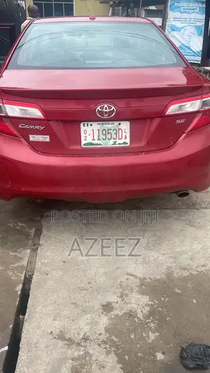 Toyota Camry SE 4dr Sedan (2.5L 4cyl 6A) 2013 Red