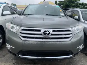 Toyota Highlander Limited 2012 Green