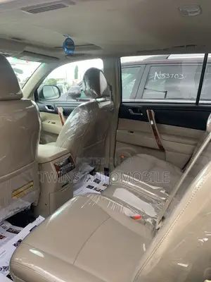 Toyota Highlander Limited 3.5l 4WD 2013 White