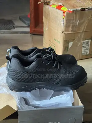 Black Athletic-style Safety Shoes