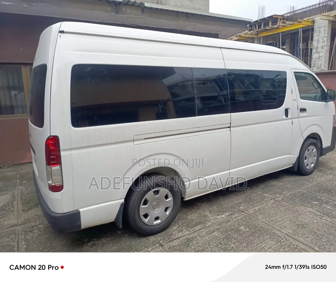 Toyota HiAce 2016 White