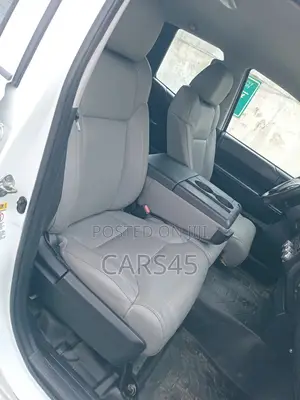 Toyota Tundra 2016 White
