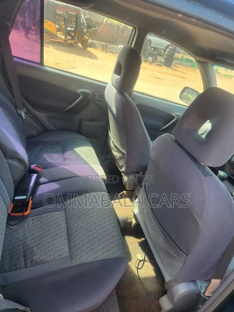 Toyota RAV4 Automatic 2004 Blue