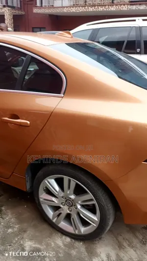 Volvo S60 2012 Gold