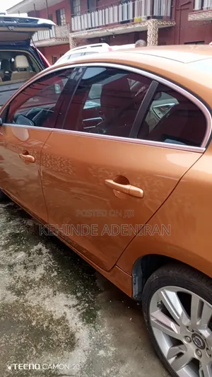 Volvo S60 2012 Gold