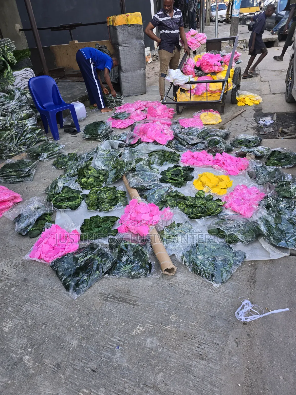 Dropping Flowers/Yarn Flowers