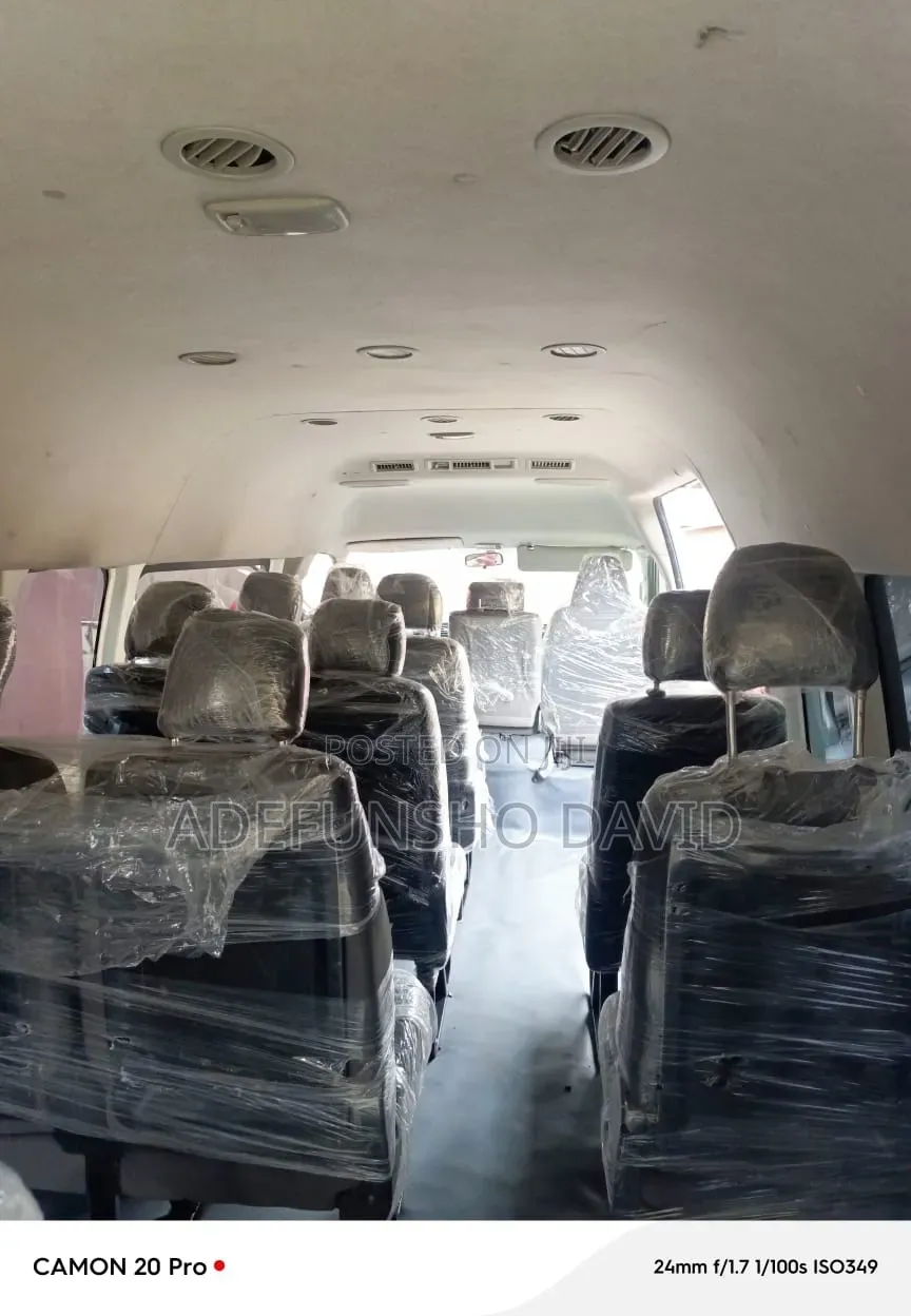 Toyota HiAce 2016 White