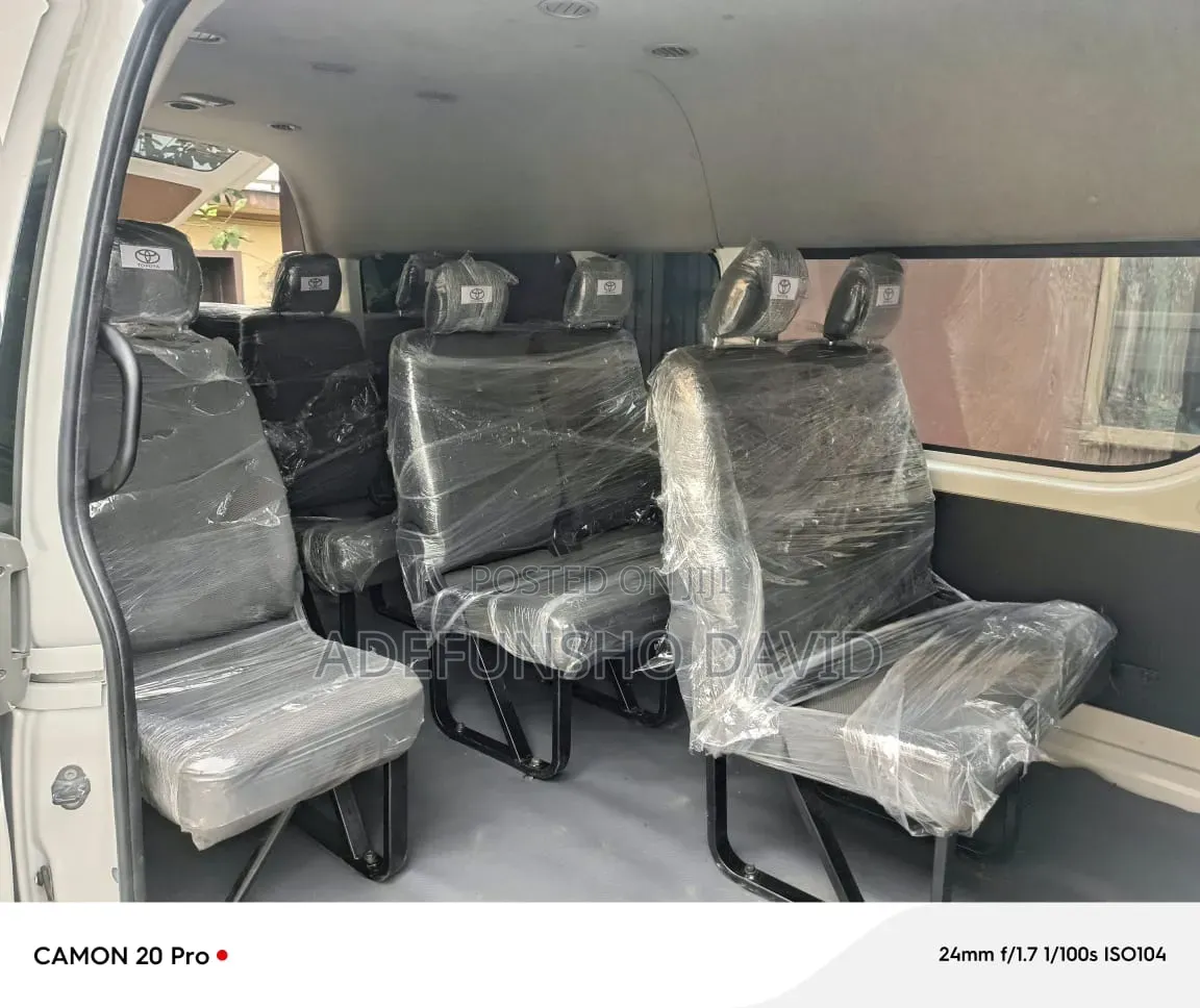 Toyota HiAce 2016 White