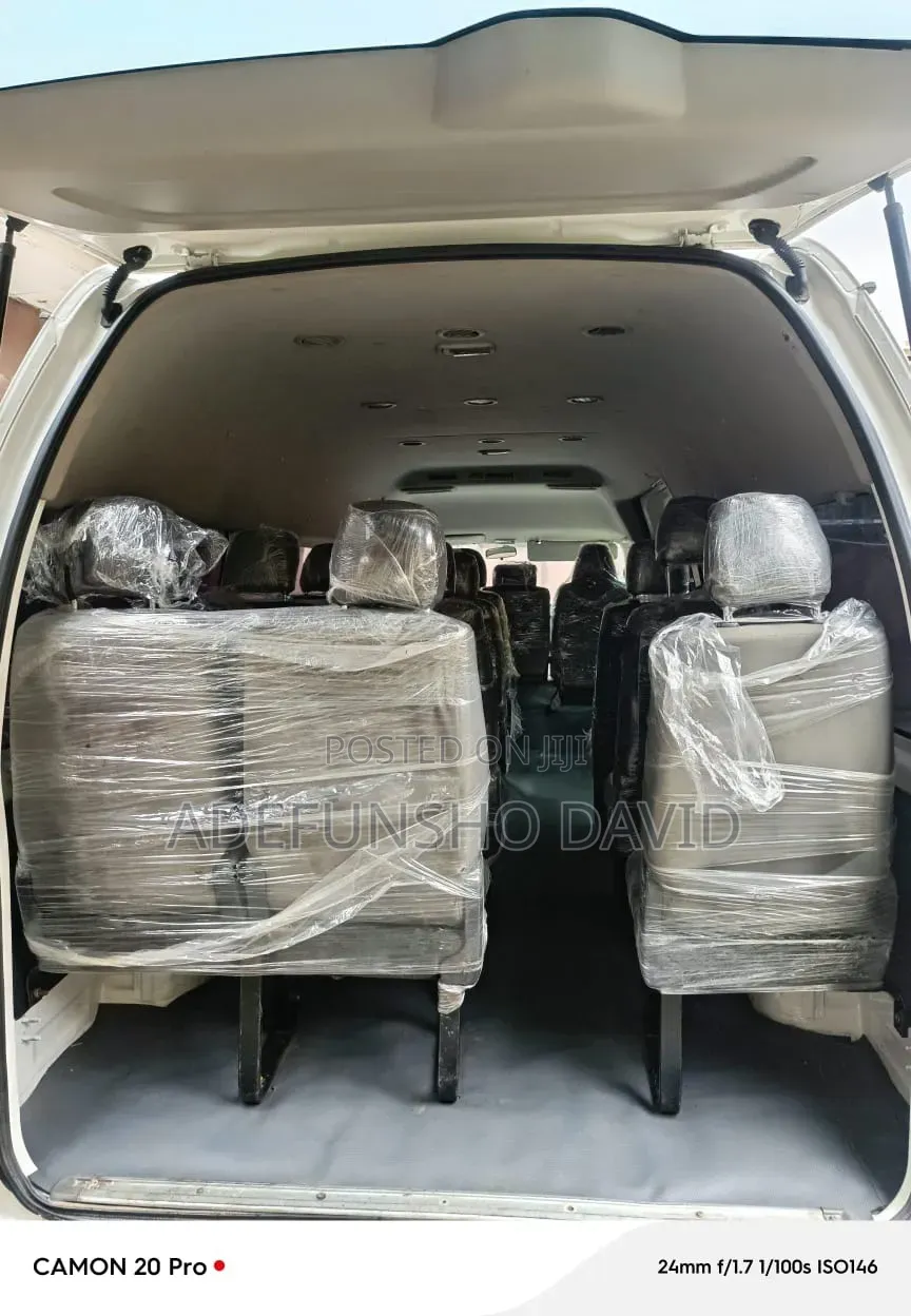 Toyota HiAce 2016 White