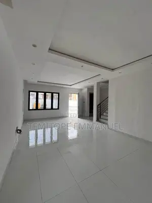 4bdrm Townhouse / Terrace in Pack View Estate for rent