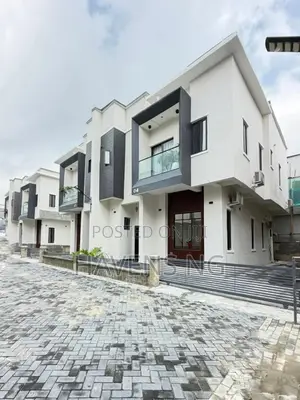 4bdrm Duplex in Lekki Phase 2 for sale