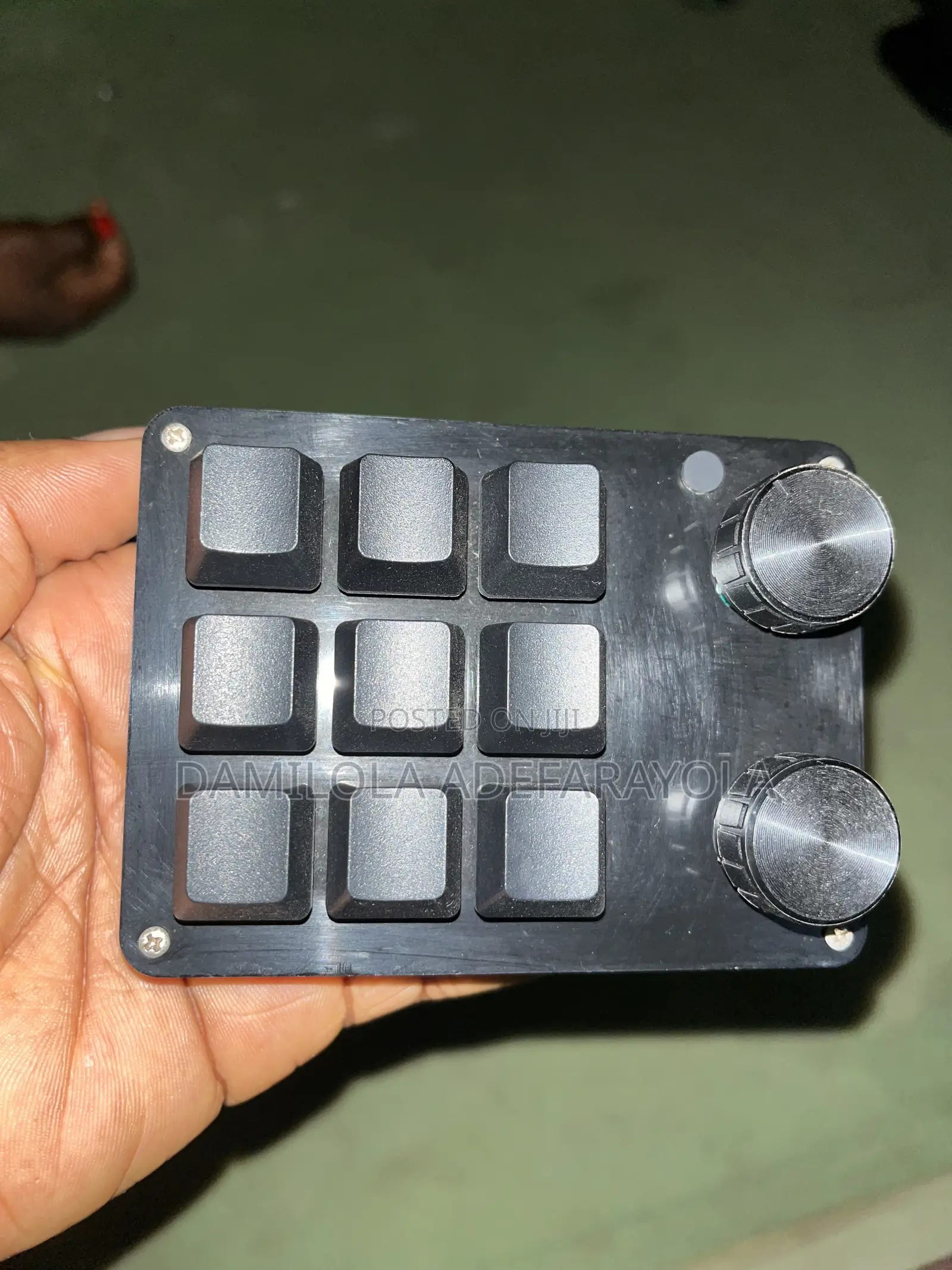 Programable Keypad With 9 Keys and 2 Nobs