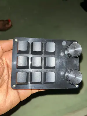 Programable Keypad With 9 Keys and 2 Nobs