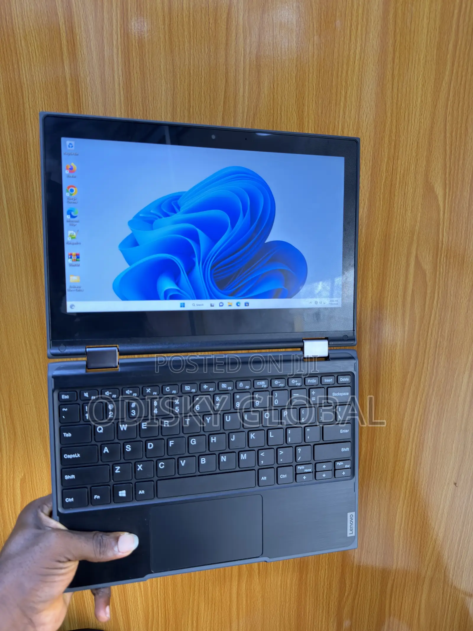Laptop Lenovo IdeaPad 300 4GB Intel Celeron SSD 128GB
