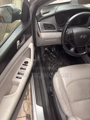 Hyundai Sonata Sport Sedan FWD (2.4L 4cyl 6A) 2016 Silver