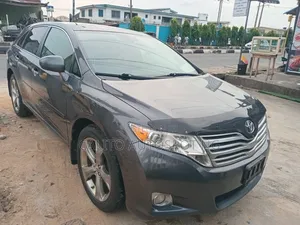 Toyota Venza V6 2010 Gray