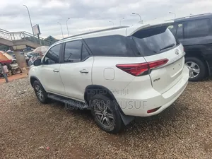 Toyota Fortuner 2021 White