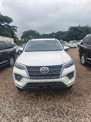 Toyota Fortuner 2021 White