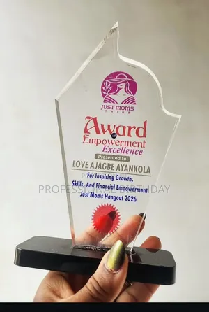 Girlfriend Award. Best Winners Award Maker