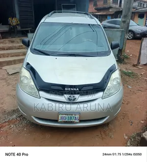 Toyota Sienna 2006 Silver