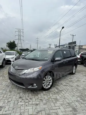 Toyota Sienna LE 8 Passenger 2011 Gray