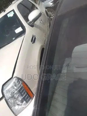 Cadillac Escalade ESV 2009 White