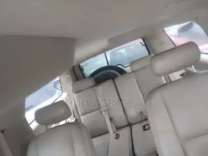 Cadillac Escalade ESV 2009 White