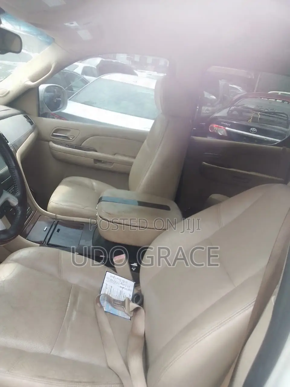 Cadillac Escalade ESV 2009 White