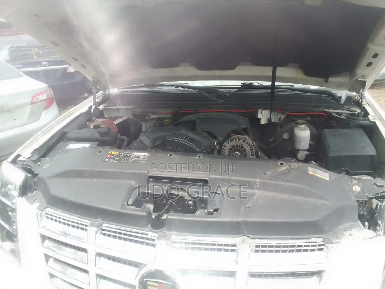 Cadillac Escalade ESV 2009 White