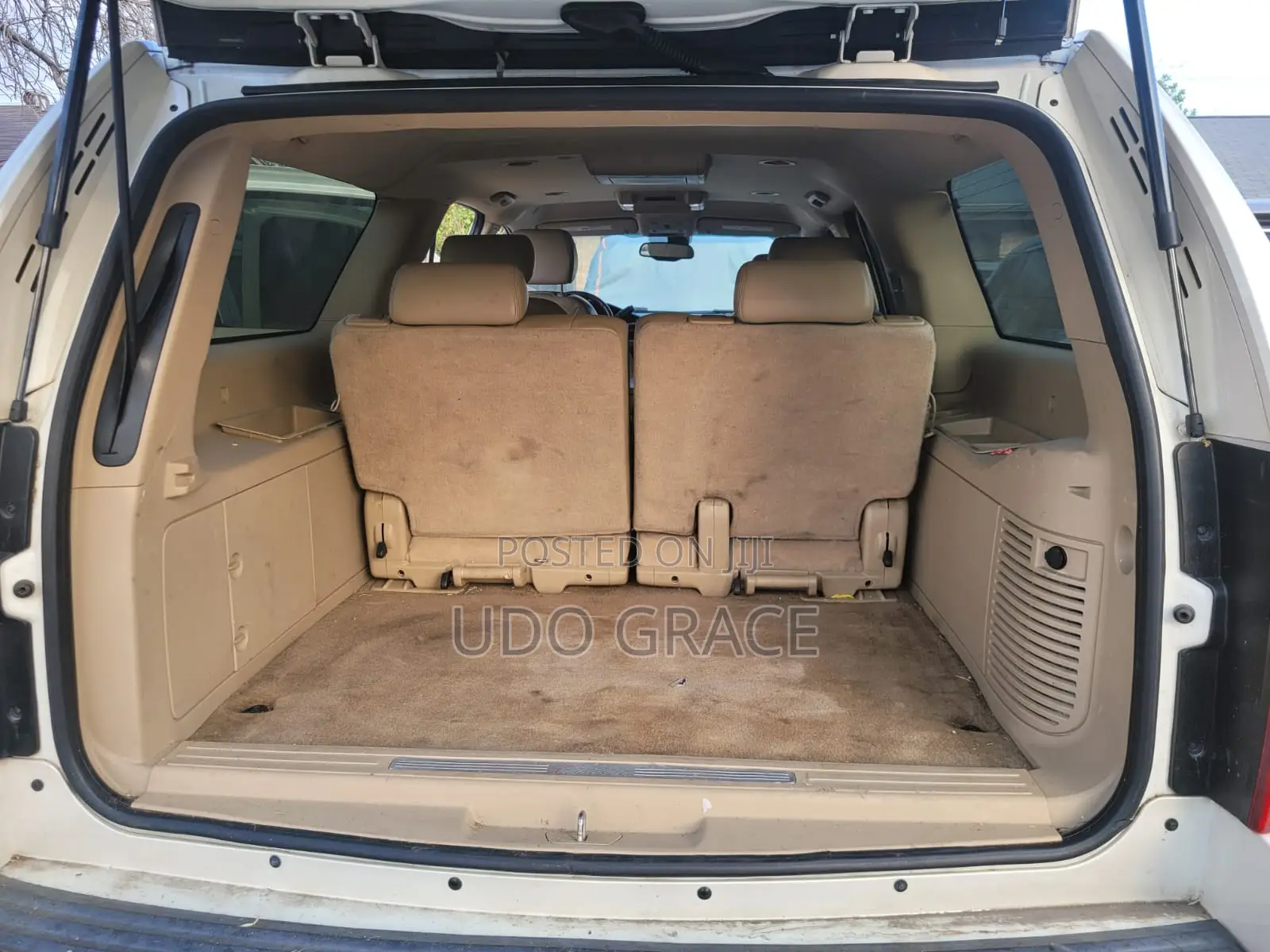Cadillac Escalade ESV 2009 White