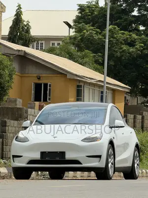 Tesla Model Y 2025 White