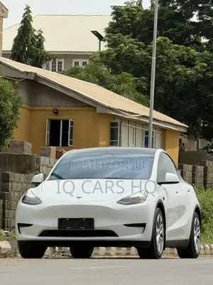 Tesla Model Y 2025 White