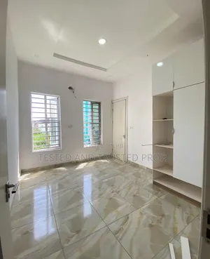 Furnished Mini Flat in Oral Estate Lekki, Chevron for rent